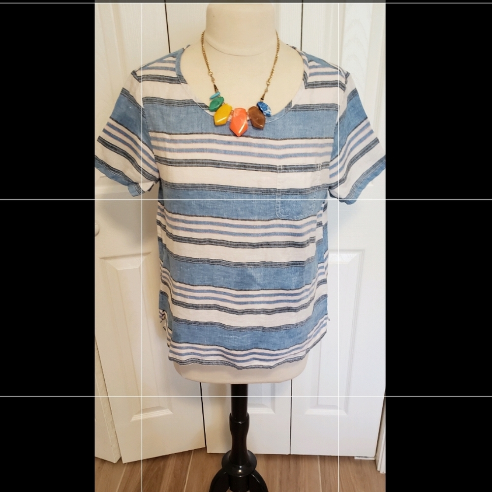 C&C California. Womens 100% linen pocket front stripe shirt! Medium, Blue/white
